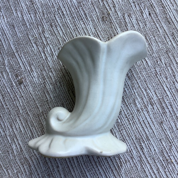 Vintage Set 3 White Weller Cornucopia Vases Vintage Pottery - Picture 8 of 10